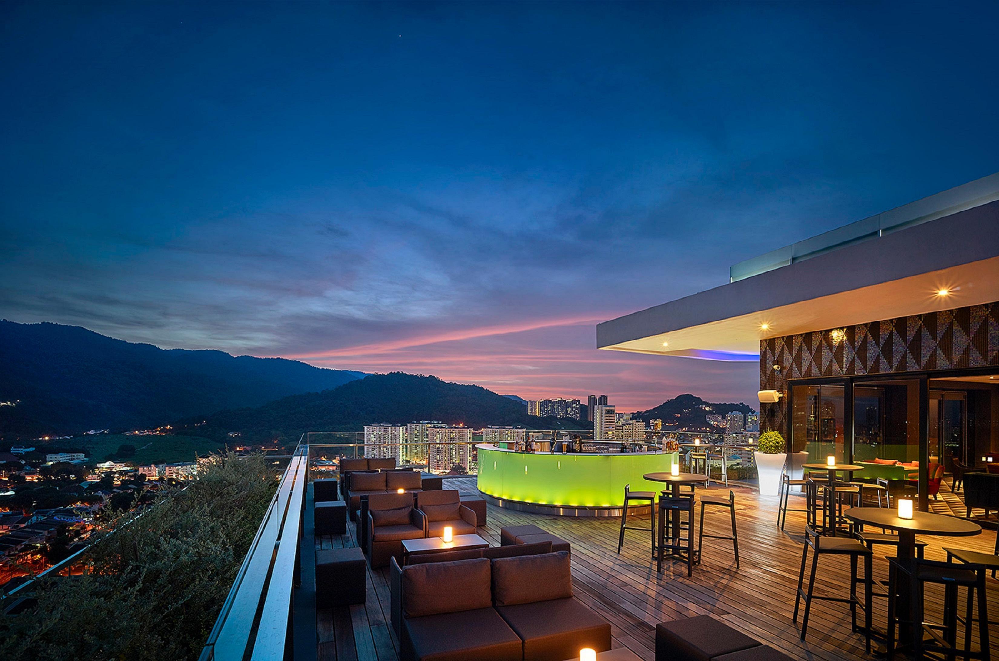 G Hotel Kelawai Tanjung Tokong Екстер'єр фото Sky Bar