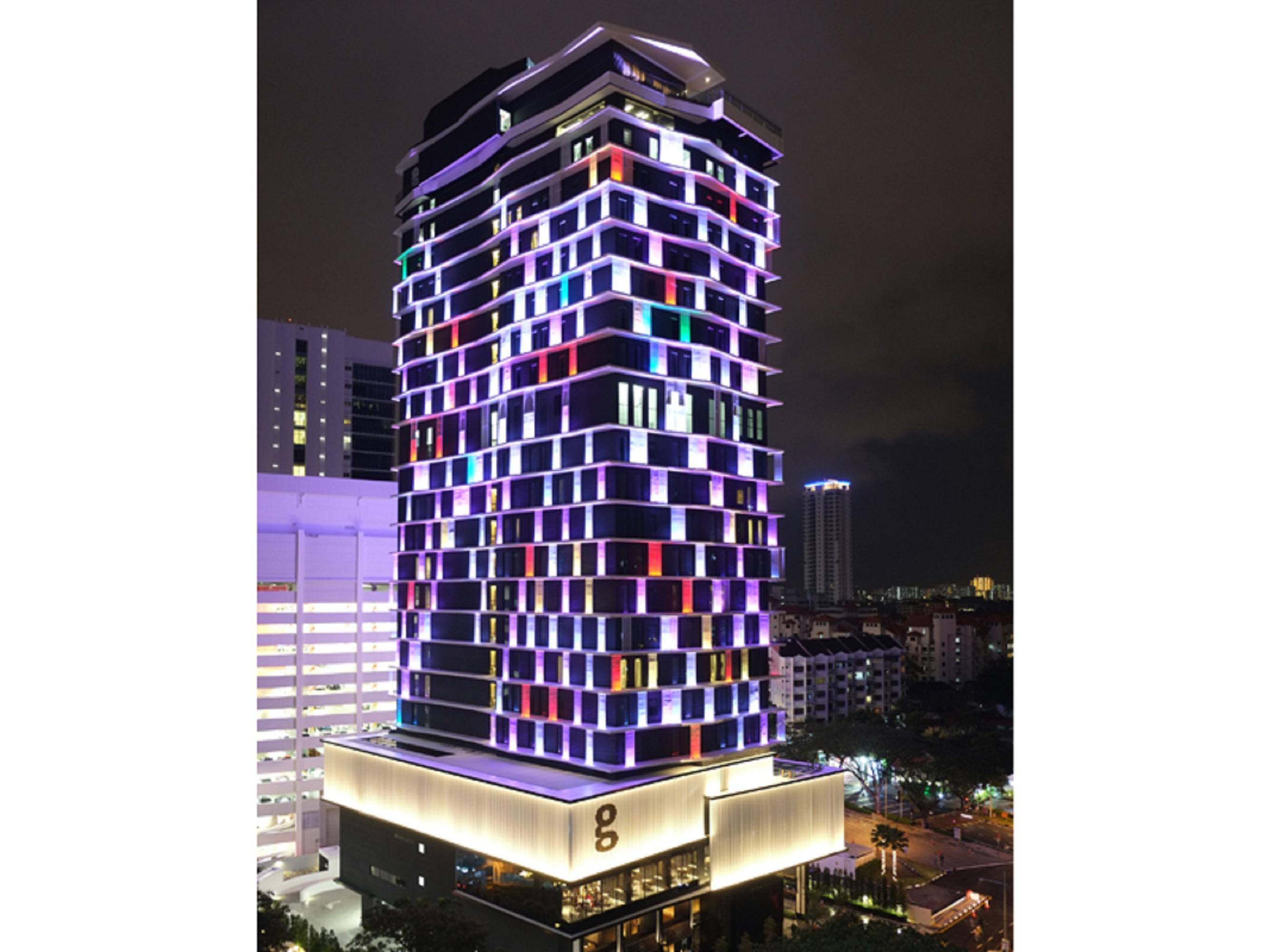 G Hotel Kelawai Tanjung Tokong Екстер'єр фото The hotel at night