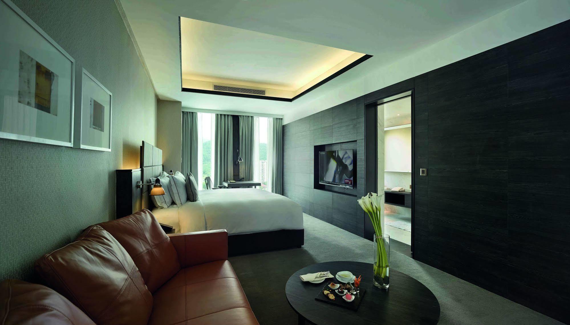 G Hotel Kelawai Tanjung Tokong Екстер'єр фото Deluxe Suite