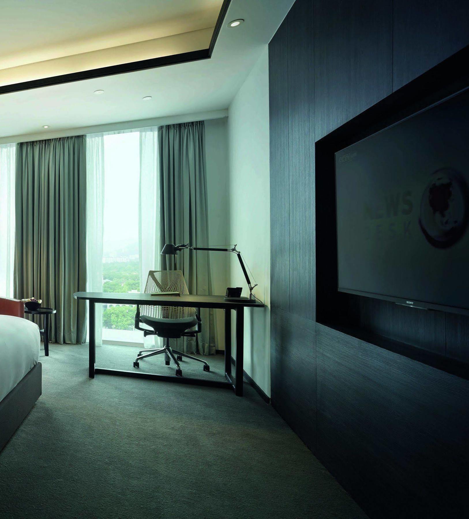 G Hotel Kelawai Tanjung Tokong Екстер'єр фото A room at the hotel